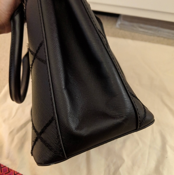 Tory Burch medium cross stitch Robinson - Picture 7 of 10